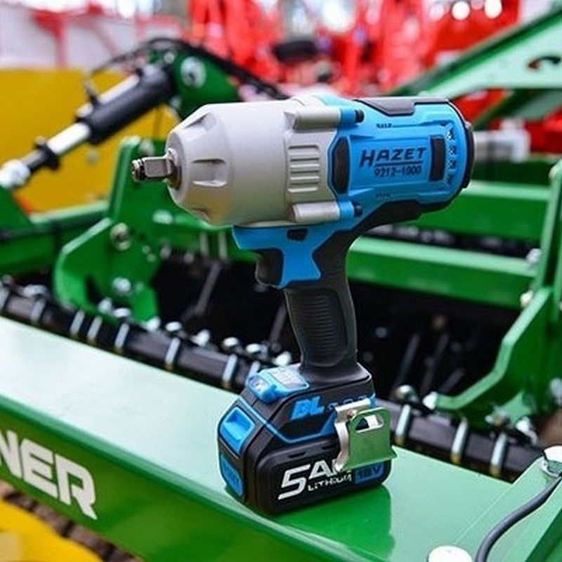 Hazet 9212-1000/4 1400Nm 1/2" Çift Akülü Somun Sökme