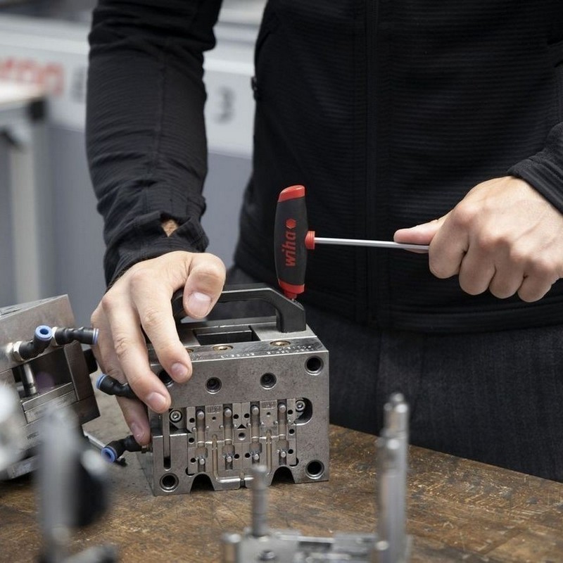 Wiha 334DS ComfortGrip T-Saplı Alyan Tornavida 6 x 150mm 26169