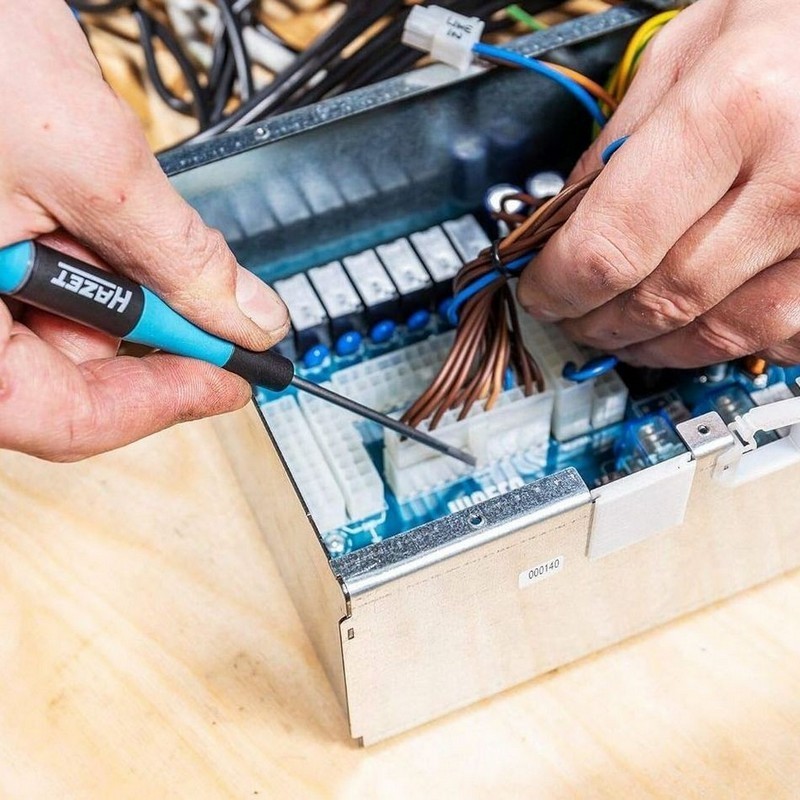 Hazet 805/7 Elektronikci Düz Yıldız Mikro Tornavida Seti 7P