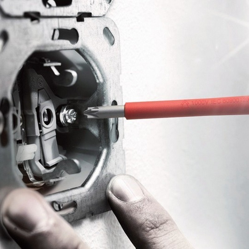 Wera Kraftform Kompakt VDE 17 RA 1 Geçmeli Uçlu Tornavida Set 05006618001