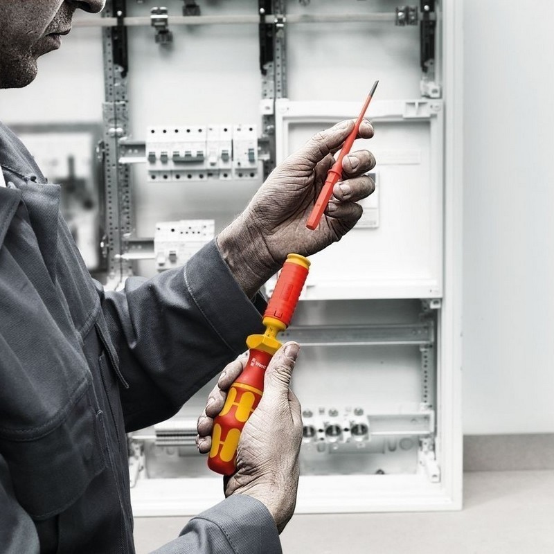 Wera VDE 15 Tool Finder  Ekstra İnce 1 Geçmeli Uçlu Torklu Tornavida 1.2-3Nm Set05006605001