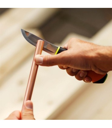 Fiskars 1023619 Ağır İş Kılıflı Entegre Bilemeli Bıçak